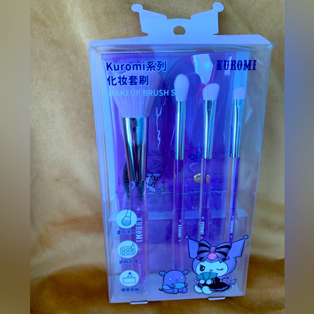 NEW Kuromi makeup brushes